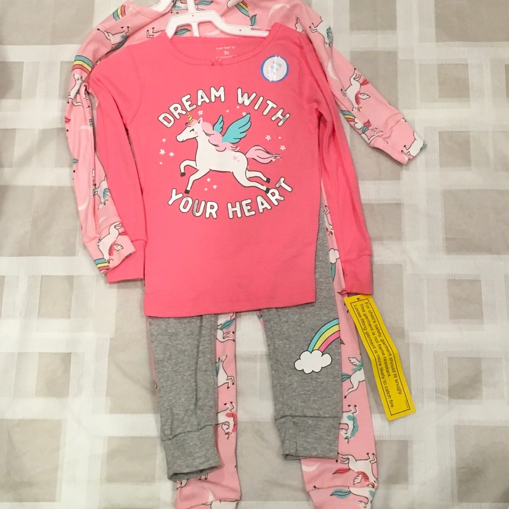 NWT Carters 4 pieces pajama set 100%cotton size 3T.